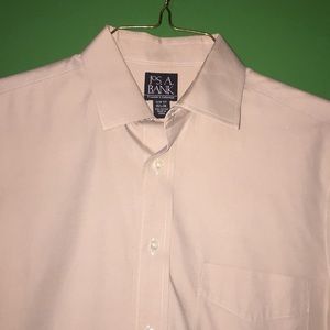 Jos A. Bank Slim Fit Traveler’s khaki 15.5” shirt